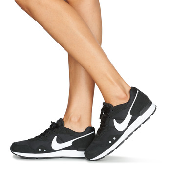 Nike VENTURE RUNNER Noir / Blanc