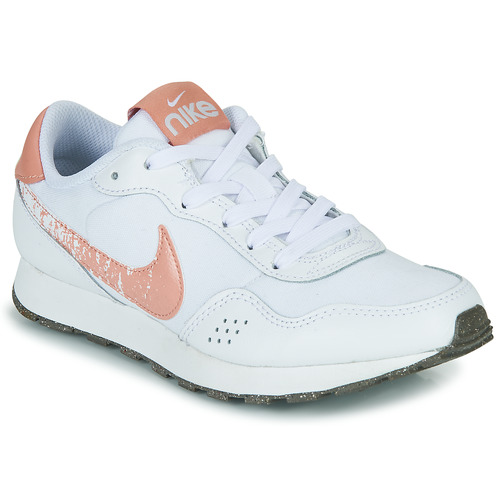 Chaussures Enfant Baskets basses Nike NIKE MD VALIANT SE Blanc / Orange