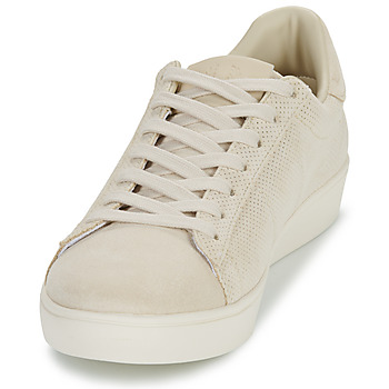 Fred Perry B4334 Spencer Perf Suede Beige